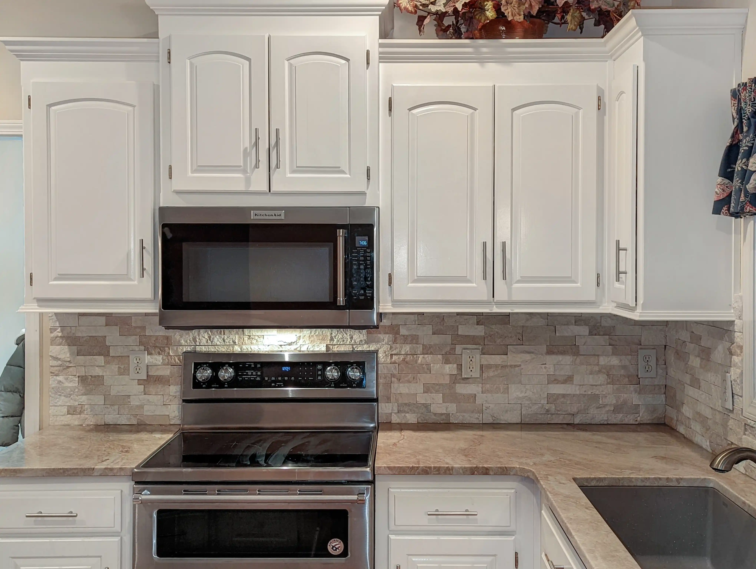 Modern stacked stone backsplash tile